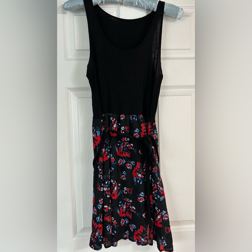 Women’s scoop neck dress.